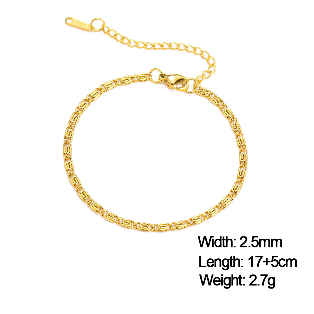 Bracelet Velora – Chaîne Dorée Twist

Bracelet moderne en acier inoxydable couleur or au design chaîne torsadée élégant. Un bijou minimaliste et tendance, parfait pour sublimer vos tenues au quotidien ou lors d’occa