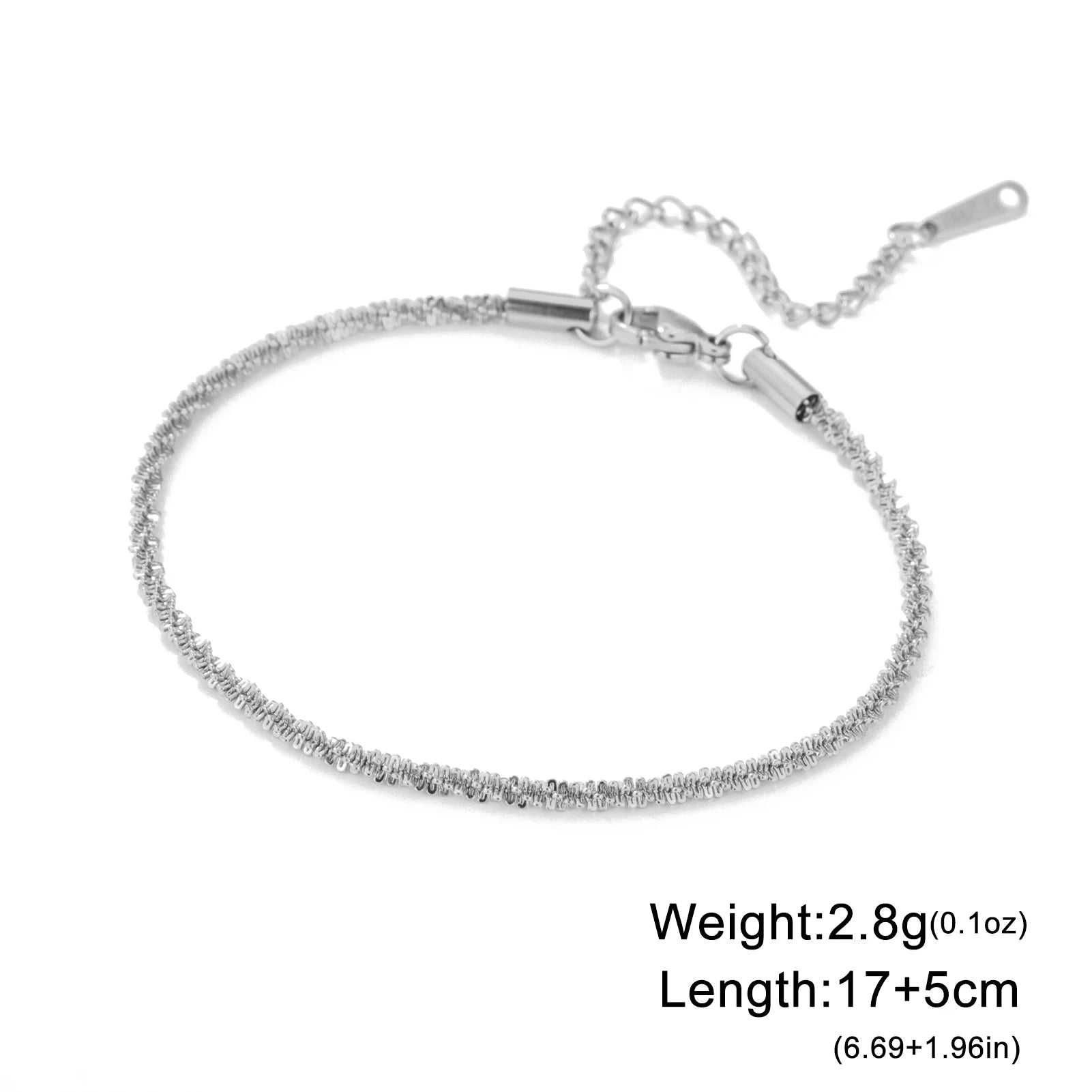 Bracelet Velora – Chaîne Dorée Twist

Bracelet moderne en acier inoxydable couleur or au design chaîne torsadée élégant. Un bijou minimaliste et tendance, parfait pour sublimer vos tenues au quotidien ou lors d’occa