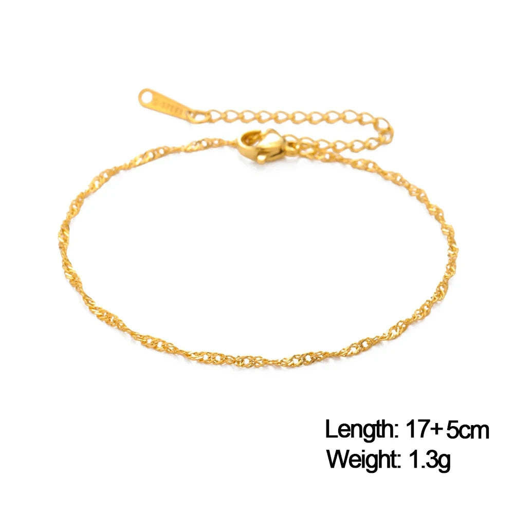 Bracelet Velora – Chaîne Dorée Twist

Bracelet moderne en acier inoxydable couleur or au design chaîne torsadée élégant. Un bijou minimaliste et tendance, parfait pour sublimer vos tenues au quotidien ou lors d’occa