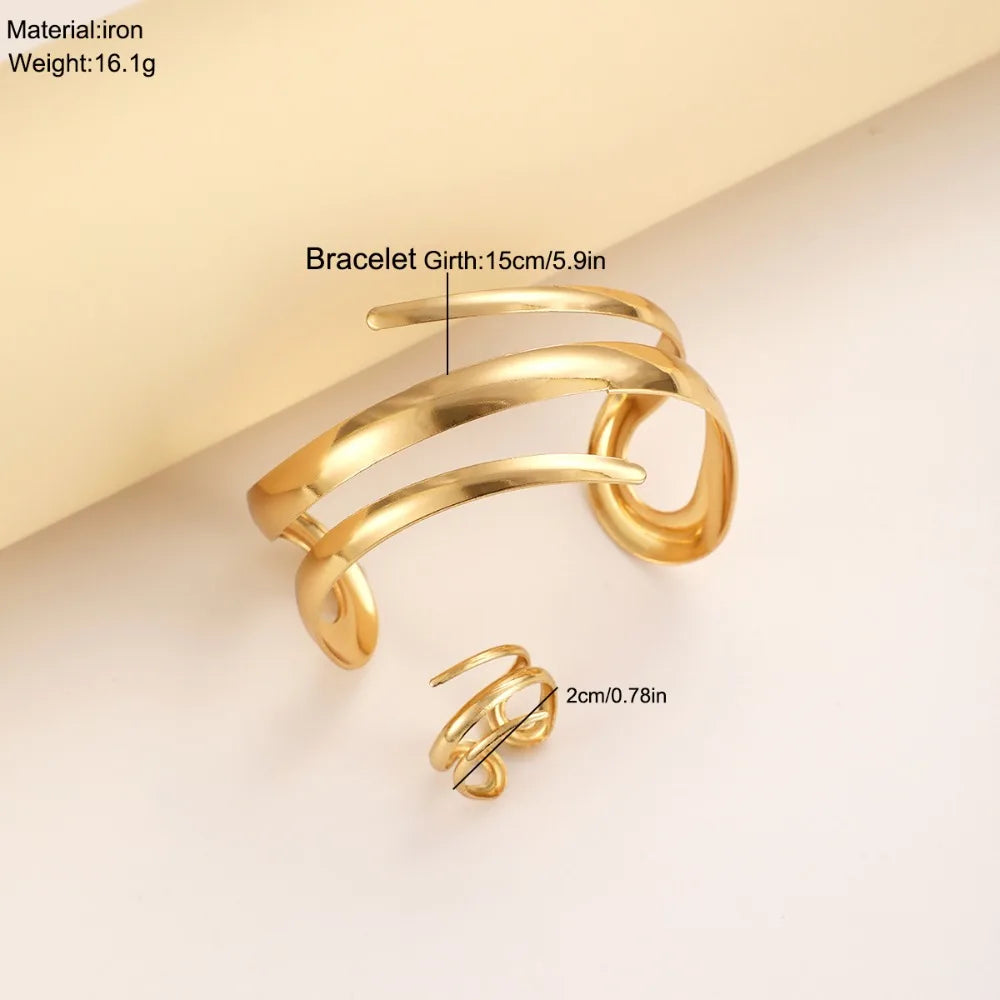 Ensemble Velora – Bracelet & Bague Dorés

Apportez une touche d’élégance à votre style avec cet ensemble composé d’un bracelet et d’une bague assortis. Son design géométrique moderne et sa finition dorée raffi